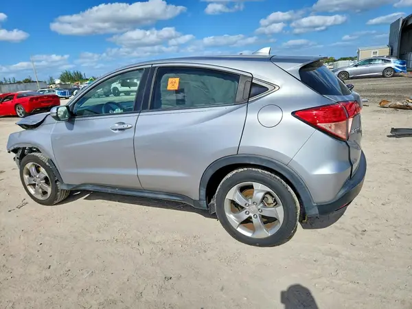 3CZRU5H58HG709513 2017 HONDA HR-V - Image 2