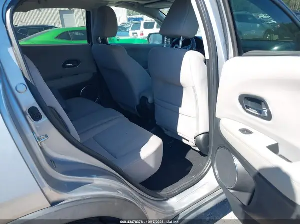 3CZRU5H58HG709639 2017 HONDA HR-V - Image 8