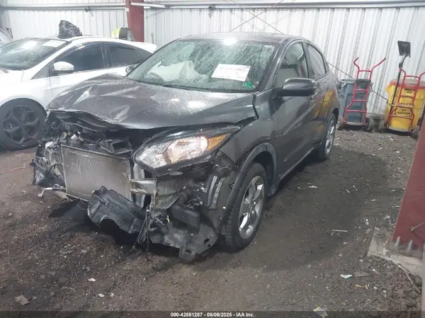 3CZRU5H58HM702725 2017 HONDA HR-V - Image 2