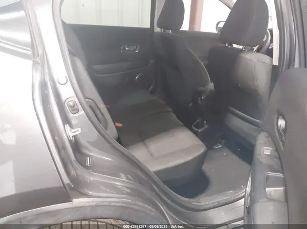 3CZRU5H58HM702725 2017 HONDA HR-V - Image 8