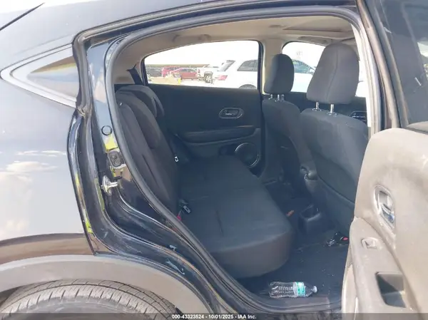 3CZRU5H58HM707343 2017 HONDA HR-V - Image 8