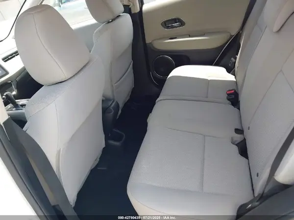 3CZRU5H58HM707603 2017 HONDA HR-V - Image 8