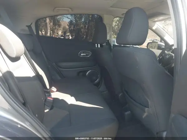 3CZRU5H58HM716608 2017 HONDA HR-V - Image 8