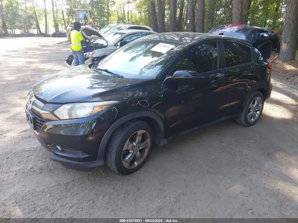 3CZRU5H58HM717788 2017 HONDA HR-V - Image 2