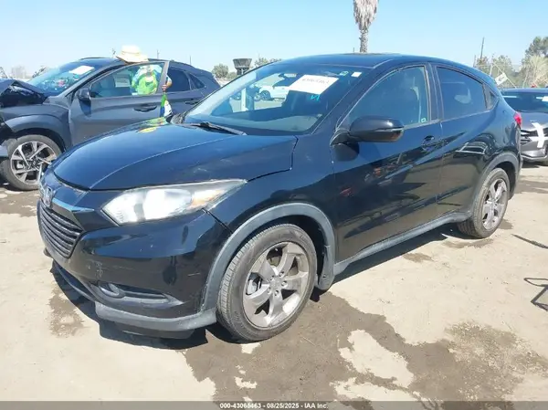 3CZRU5H58HM718715 2017 HONDA HR-V - Image 2