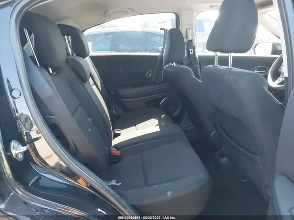 3CZRU5H58HM718715 2017 HONDA HR-V - Image 8