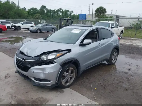 3CZRU5H58HM724188 2017 HONDA HR-V - Image 2