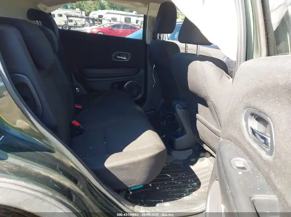 3CZRU5H58HM727883 2017 HONDA HR-V - Image 8