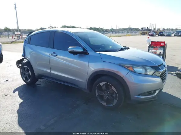 3CZRU5H58JG705872 2018 HONDA HR-V - Image 1