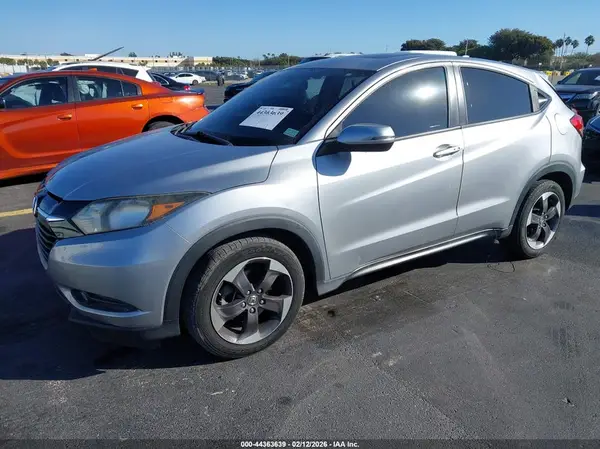 3CZRU5H58JG705872 2018 HONDA HR-V - Image 2