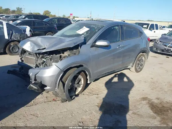 3CZRU5H58JG706083 2018 HONDA HR-V - Image 2