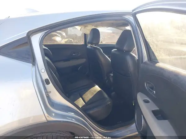 3CZRU5H58JG706083 2018 HONDA HR-V - Image 8