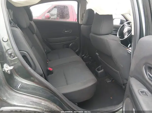 3CZRU5H58JM707588 2018 HONDA HR-V - Image 8