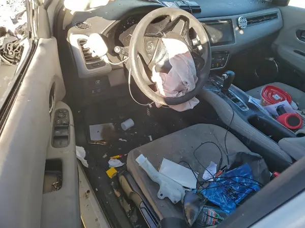 3CZRU5H58JM711883 2018 HONDA HR-V - Image 8