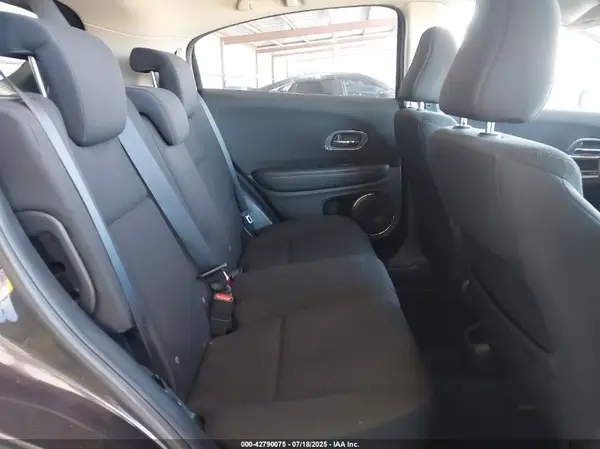3CZRU5H58JM716016 2018 HONDA HR-V - Image 8