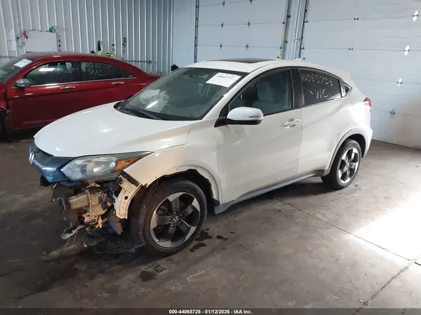 3CZRU5H58JM722897 2018 HONDA HR-V - Image 2