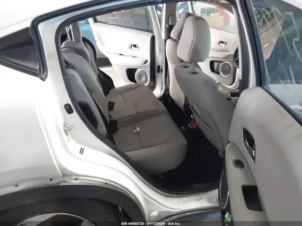 3CZRU5H58JM722897 2018 HONDA HR-V - Image 8
