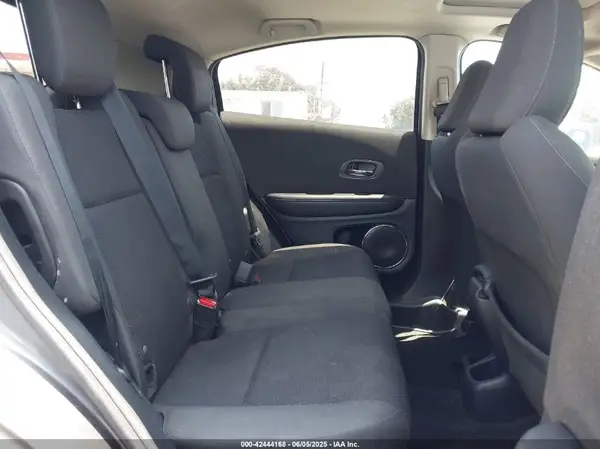 3CZRU5H58KM715210 2019 HONDA HR-V - Image 8