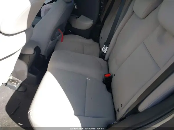 3CZRU5H58KM716180 2019 HONDA HR-V - Image 8