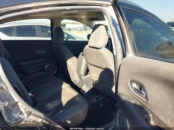 3CZRU5H58KM717376 2019 HONDA HR-V - Image 8