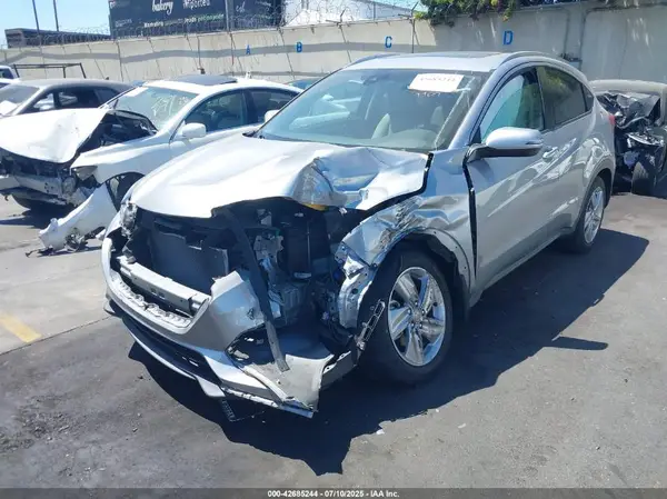 3CZRU5H58KM728393 2019 HONDA HR-V - Image 2