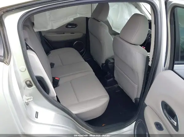 3CZRU5H59GM712727 2016 HONDA HR-V - Image 8