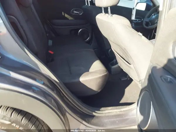 3CZRU5H59HG708421 2017 HONDA HR-V - Image 8