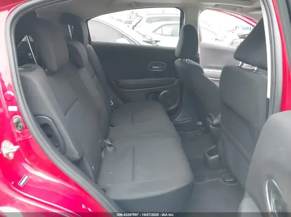 3CZRU5H59HM722000 2017 HONDA HR-V - Image 8