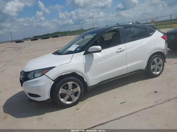 3CZRU5H59HM722286 2017 HONDA HR-V - Image 2