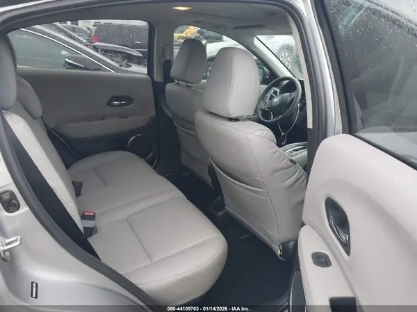 3CZRU5H59HM725883 2017 HONDA HR-V - Image 8