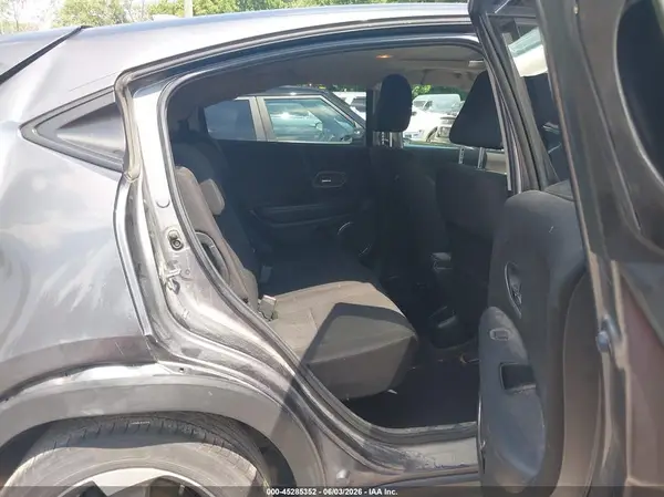 3CZRU5H59JG702284 2018 HONDA HR-V - Image 8