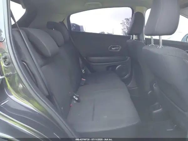 3CZRU5H59JG702348 2018 HONDA HR-V - Image 8