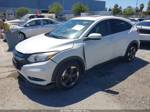 3CZRU5H59JM702657 2018 HONDA HR-V - Image 2