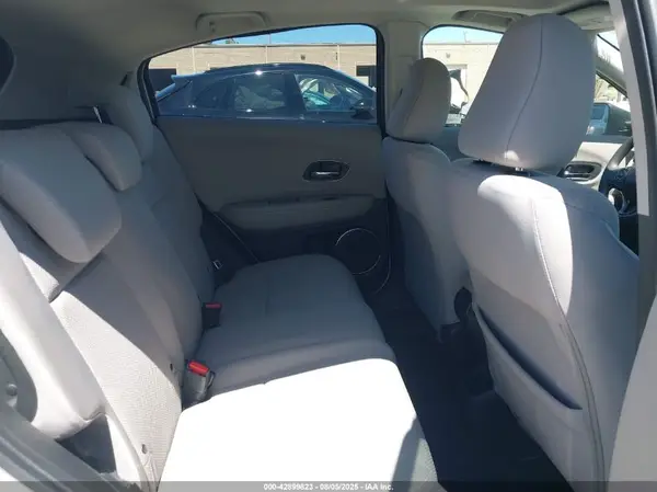 3CZRU5H59JM702657 2018 HONDA HR-V - Image 8