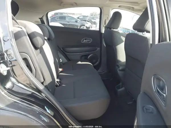 3CZRU5H59JM710953 2018 HONDA HR-V - Image 8