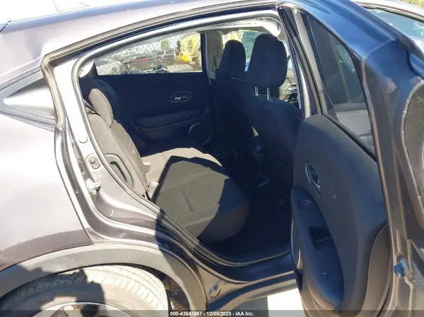 3CZRU5H59JM723475 2018 HONDA HR-V - Image 8