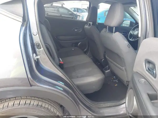 3CZRU5H59KM720657 2019 HONDA HR-V - Image 8