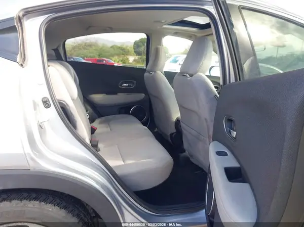 3CZRU5H59MM717518 2021 HONDA HR-V - Image 8