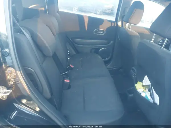 3CZRU5H5XGM744327 2016 HONDA HR-V - Image 8