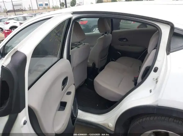 3CZRU5H5XGM747468 2016 HONDA HR-V - Image 8