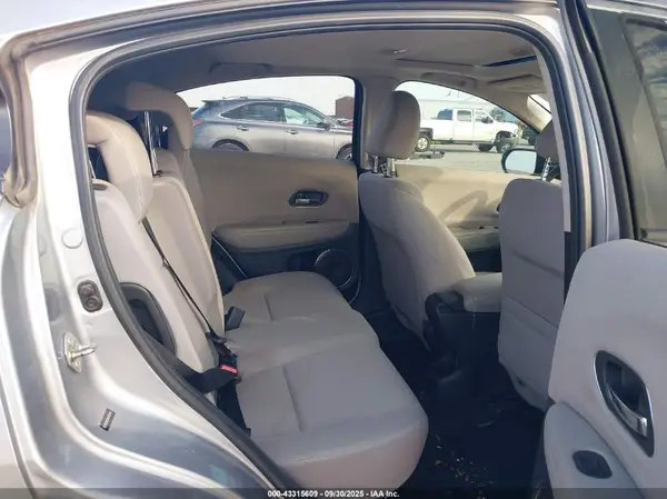 3CZRU5H5XHG702241 2017 HONDA HR-V - Image 8