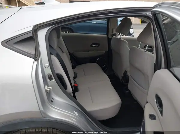 3CZRU5H5XHG706256 2017 HONDA HR-V - Image 8