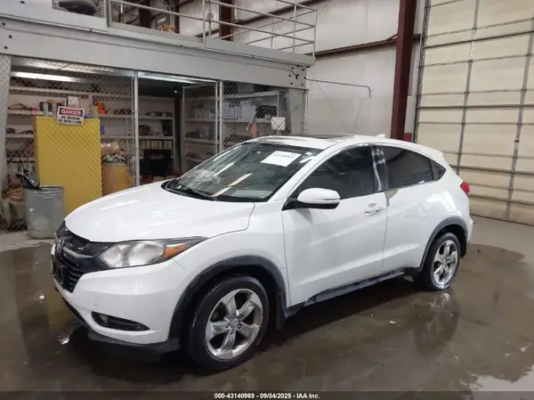 3CZRU5H5XHM701687 2017 HONDA HR-V - Image 2