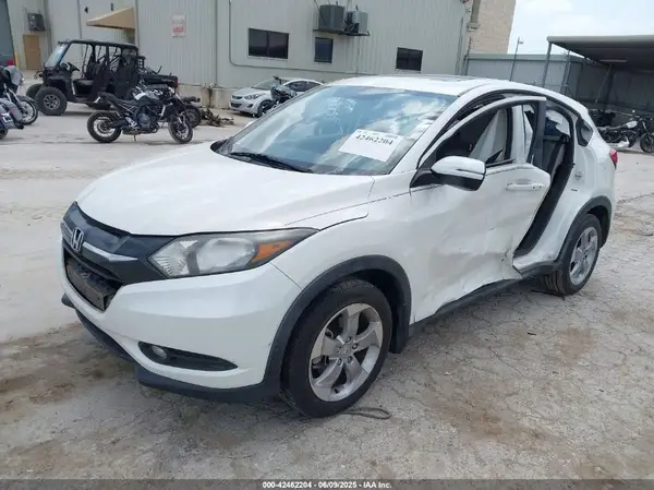 3CZRU5H5XHM718103 2017 HONDA HR-V - Image 2