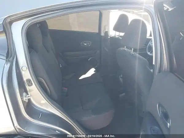 3CZRU5H5XHM721860 2017 HONDA HR-V - Image 8