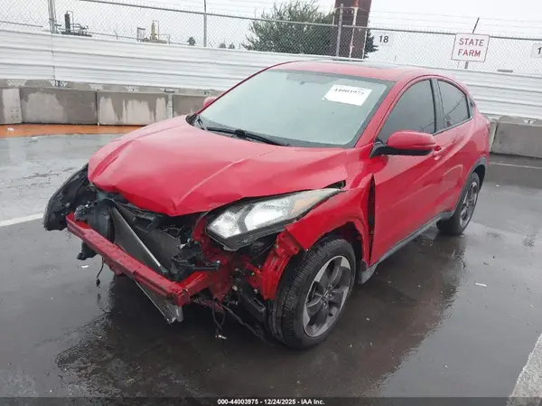 3CZRU5H5XJG702858 2018 HONDA HR-V - Image 2