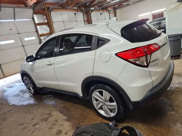 3CZRU5H5XKM704547 2019 HONDA HR-V - Image 2