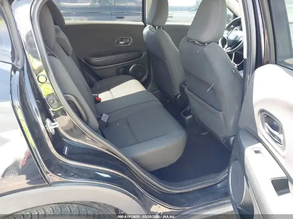 3CZRU5H5XKM728086 2019 HONDA HR-V - Image 8