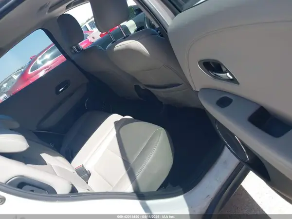 3CZRU5H70HM715552 2017 HONDA HR-V - Image 8