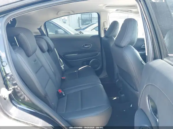 3CZRU5H70KM717647 2019 HONDA HR-V - Image 8